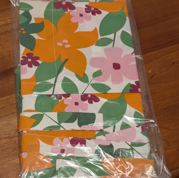 Assorted Pattern Apron Child Size - Picture 5 of 5